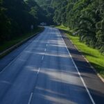 Rodovia na Amazônia representando o Programa Rotas de Integração Sul-Americana oficializado pelo governo brasileiro.