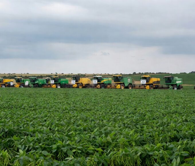 Campos de soja em Mato Grosso ameaçados por aumento no diesel devido à guerra Rússia-Ucrânia.