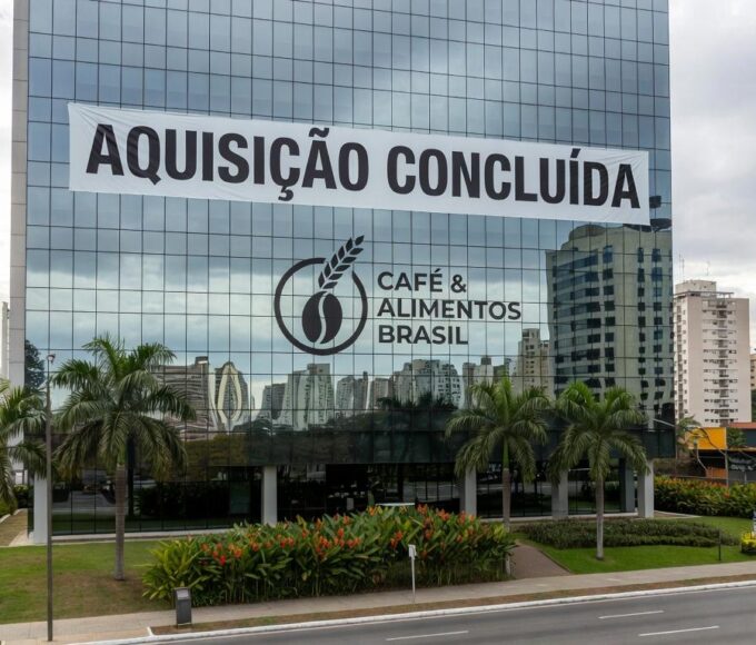 Edifício corporativo em São Paulo representando aquisição do Grupo 3corações das operações da General Mills no Brasil por R$ 800 milhões.